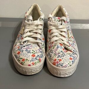 Womens Guess? Platform tennis shoes. Size 8.5,White & floral with gold accents